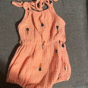 Springtime carrot outfit